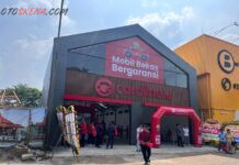 Caroline Buka Flagship Store Di Pondok Cabe, Tangerang